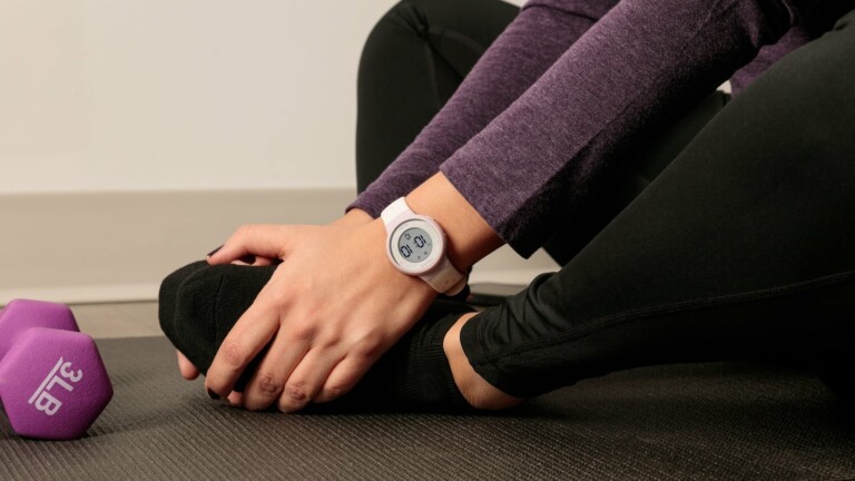 Amitron Pulse: Women’s Sport Watch with its Lightweight Design on Gadget Flow