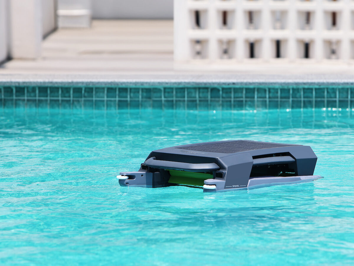 P1 Dual Energy Solar and DC Charging Robotic Pool Skimmer from Anpool on Gadget Flow