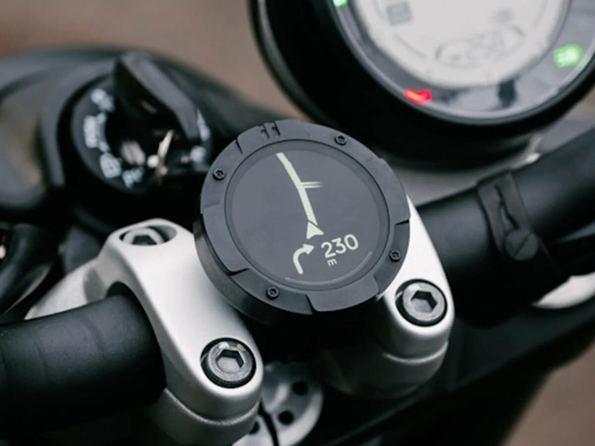 Beeline Moto: Motorcycle GPS System with Intuitive Route Navigation on Gadget Flow