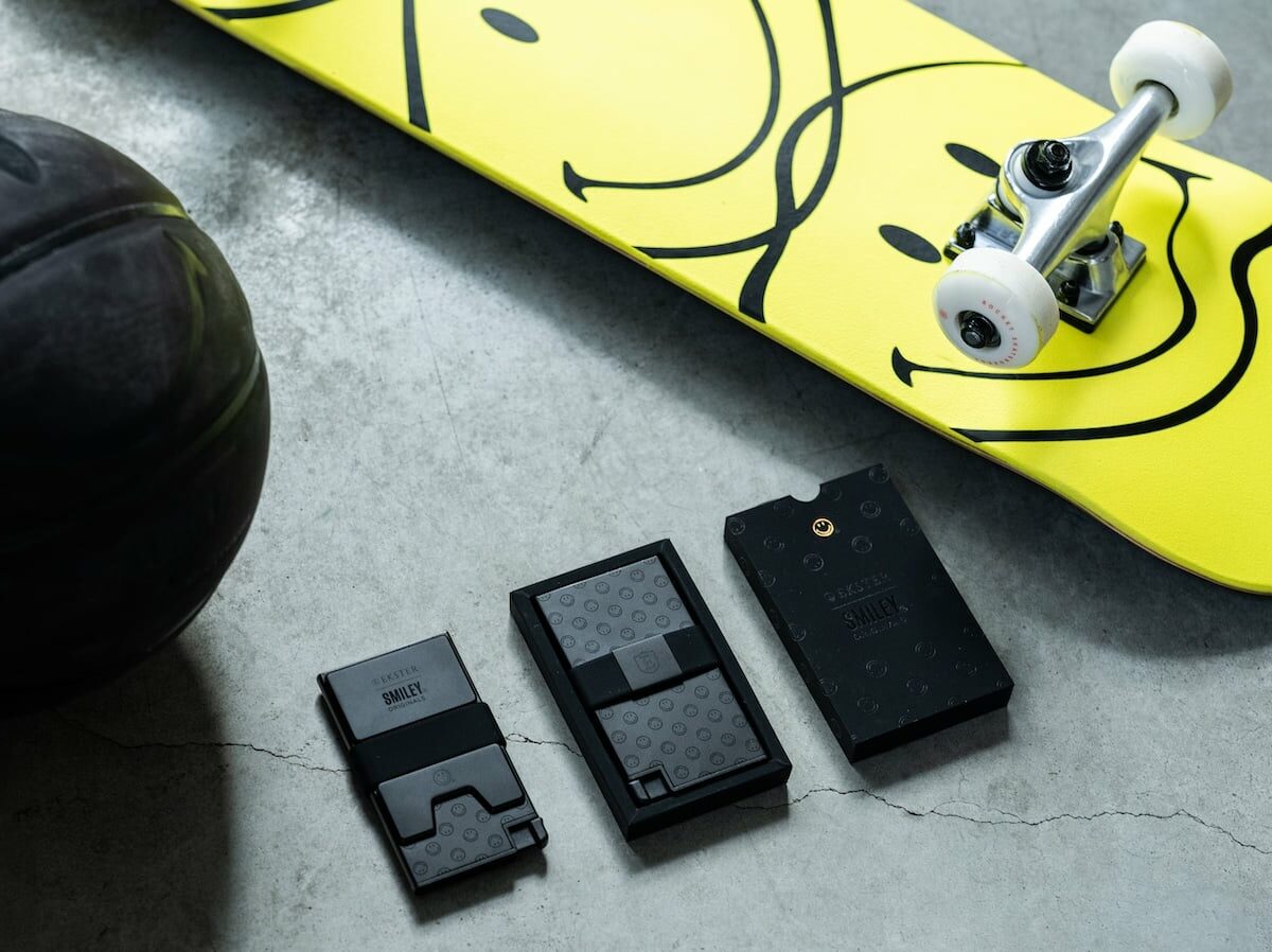 Cardholder: Space-Grade Aluminum Smart Wallet by Ekster X Smiley on Gadget Flow