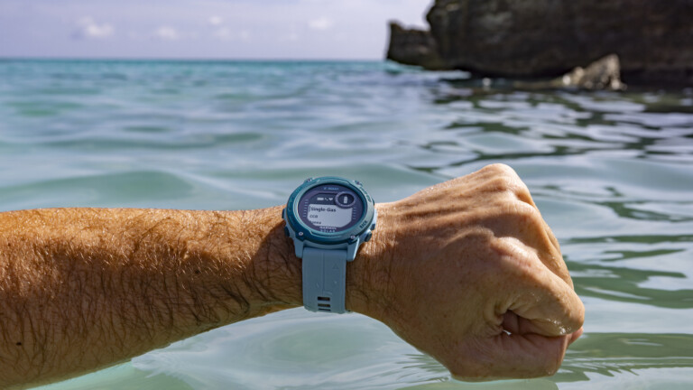 Garmin Descent G1 Solar Ocean Edition dive computer uses recycled ocean-bound plastics