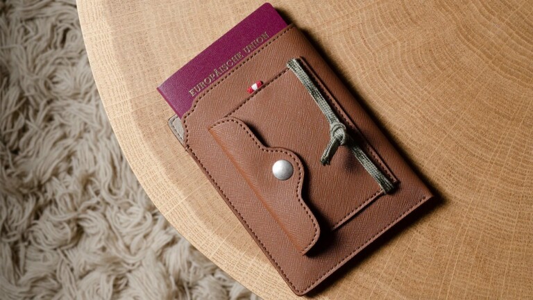 hardgraft Escape Travel Wallet is a passport wallet that has a handy outside pocket