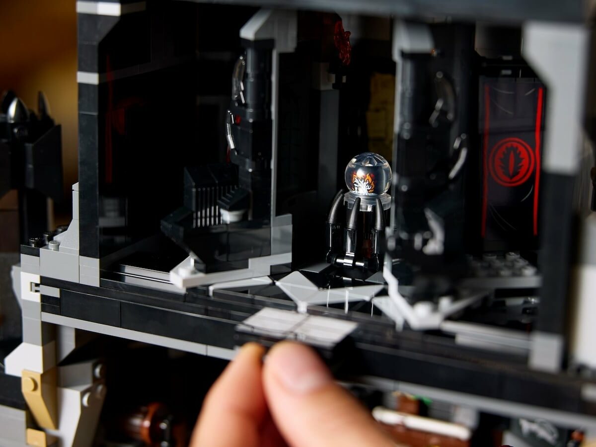 LEGO The Lord of the Rings: Barad-Dûr: Middle-Earth Construction Set on Gadget Flow