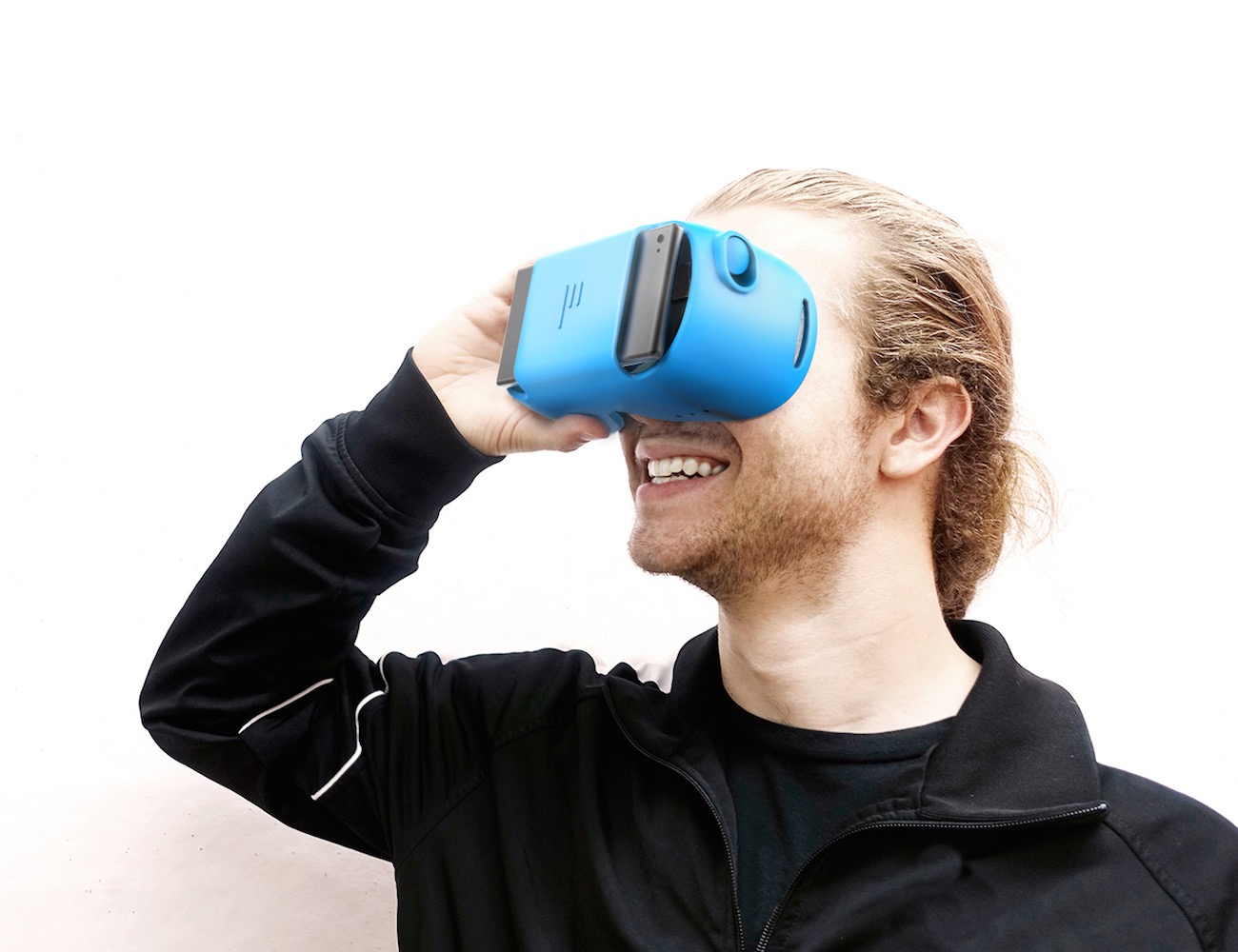 PLAY: A Virtual Reality Device For Everyone