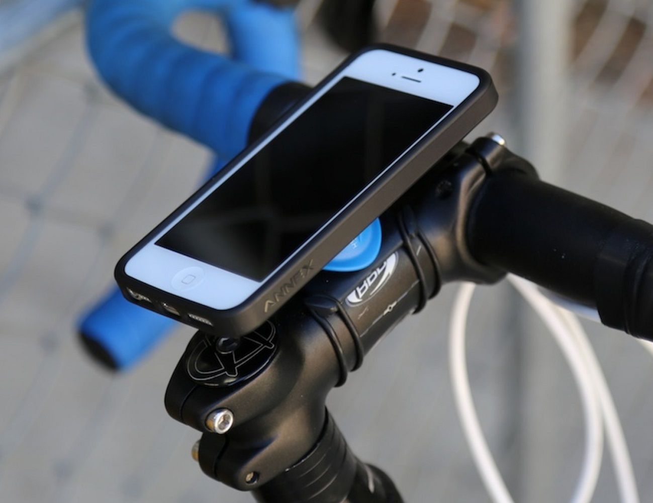 Quad Lock – iPhone 5 Bike Mount Kit