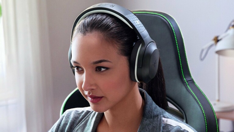 Razer Barracuda X Roblox Edition wireless gaming headset works across your devices