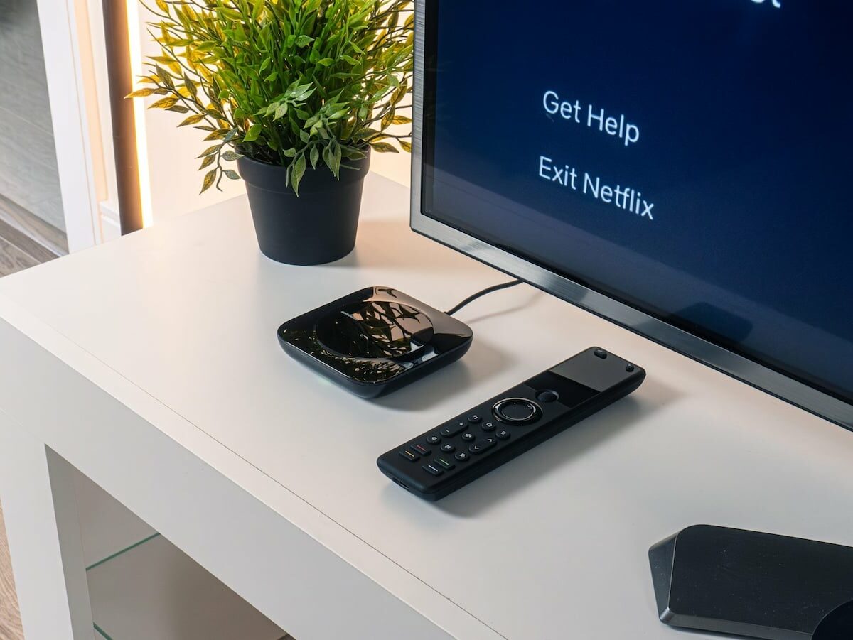 SofaBaton X1S: Universal Remote Control with Future Compatibility on Gadget Flow