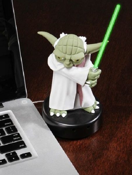 Star Wars Yoda USB Desk Protector Figure