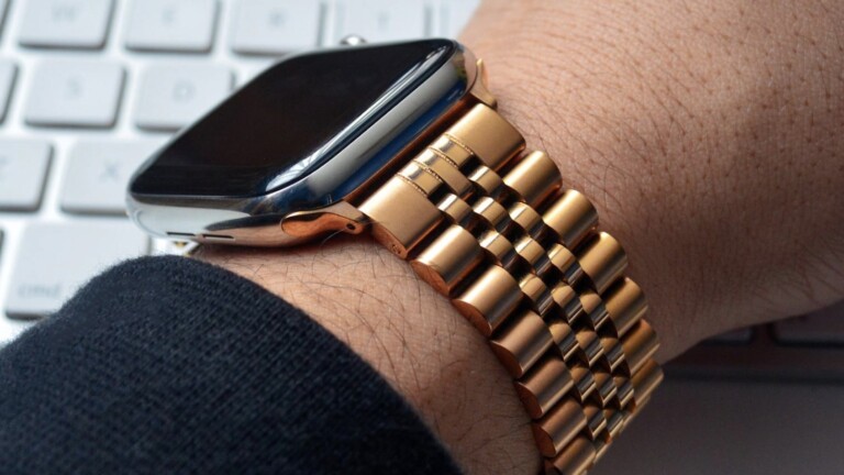 Watches of Cupertino Jubilee Style Bracelet for Apple Watch is made of stainless steel